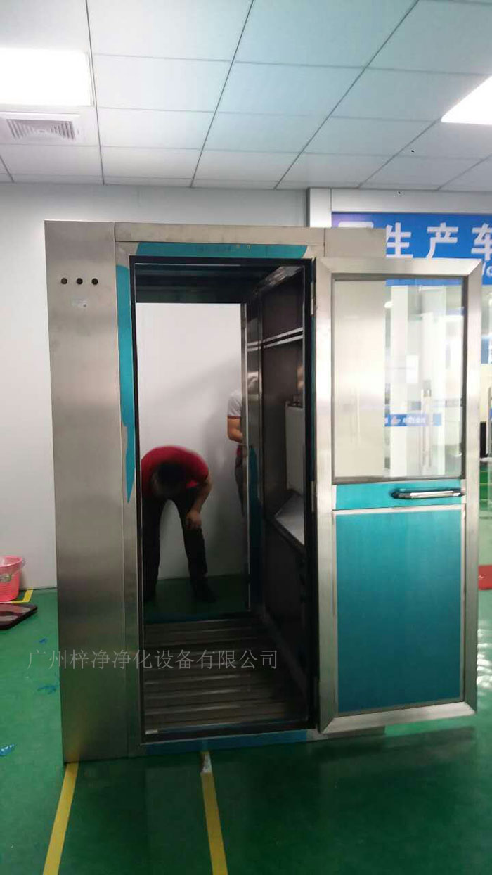 風淋室作為潔凈車間防止塵埃污染的關鍵設施